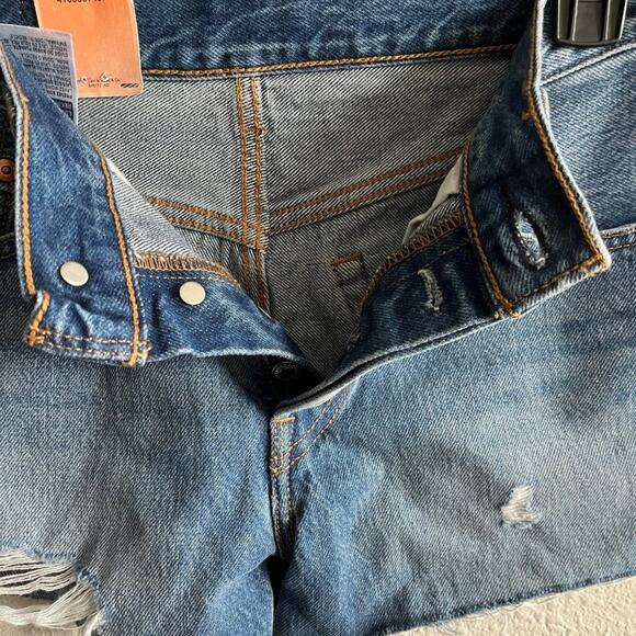 NWT Levi's Women's 501 Denim Jean Shorts Size 25 Style CW-4217 - Picture 6 of 10